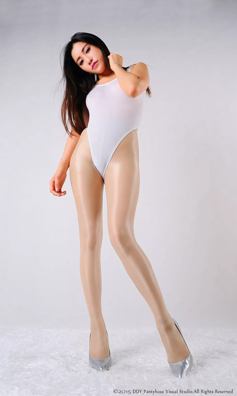 Xgyw.Org_亮丝美少妇Preview完美身材撩人姿势写真50P