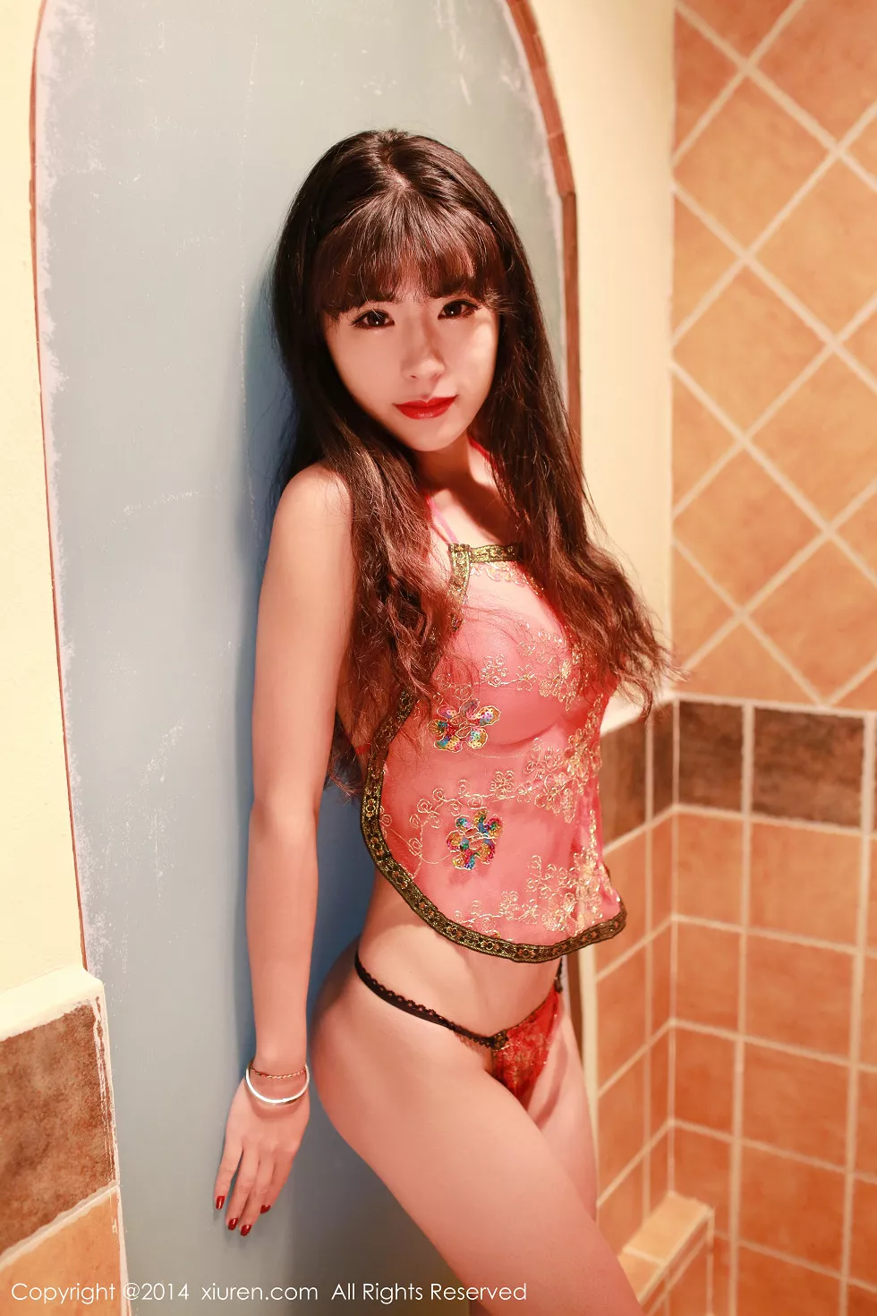 Xgyw.Org_XiuRen第231期_嫩模刘雪妮Verna透明肚兜性感丁字裤写真42P