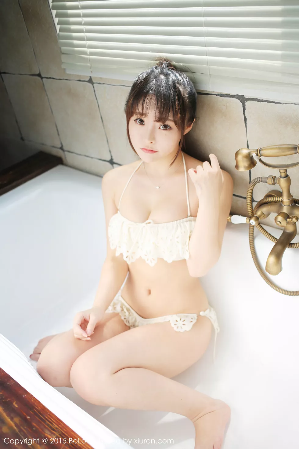 Xgyw.Org_[BoLoli波萝社]Vol.008_嫩模柳侑绮浴缸里蕾丝边内衣极品豪乳诱惑写真52P