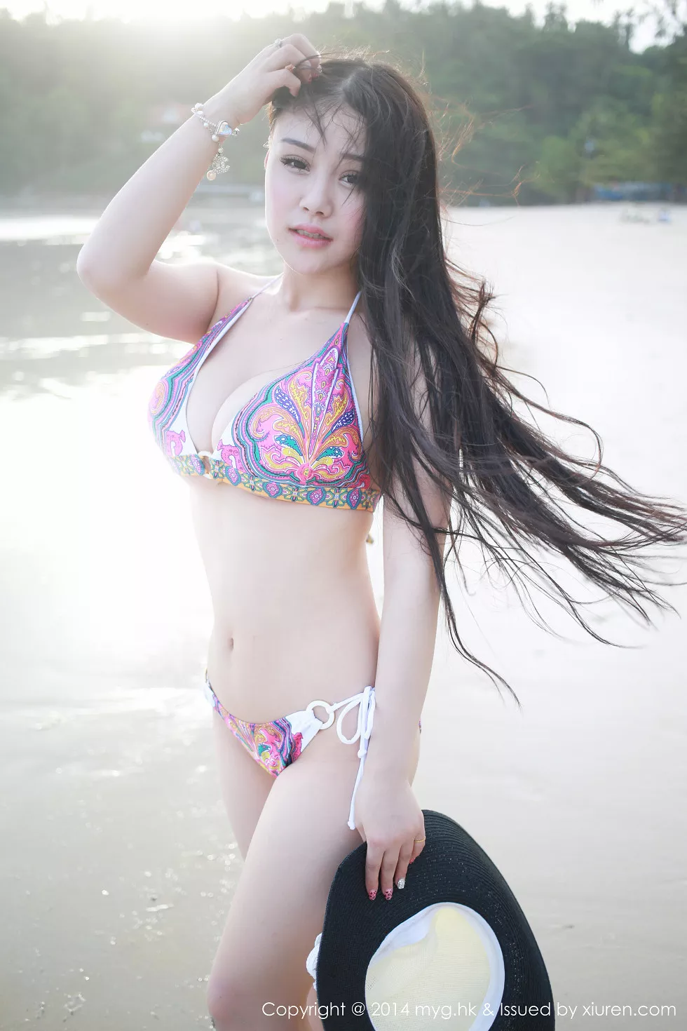 Xgyw.Org_[MyGirl美媛馆]Vol.016_嫩模Barbie可儿海边清凉花色比基尼爆乳诱惑写真110P
