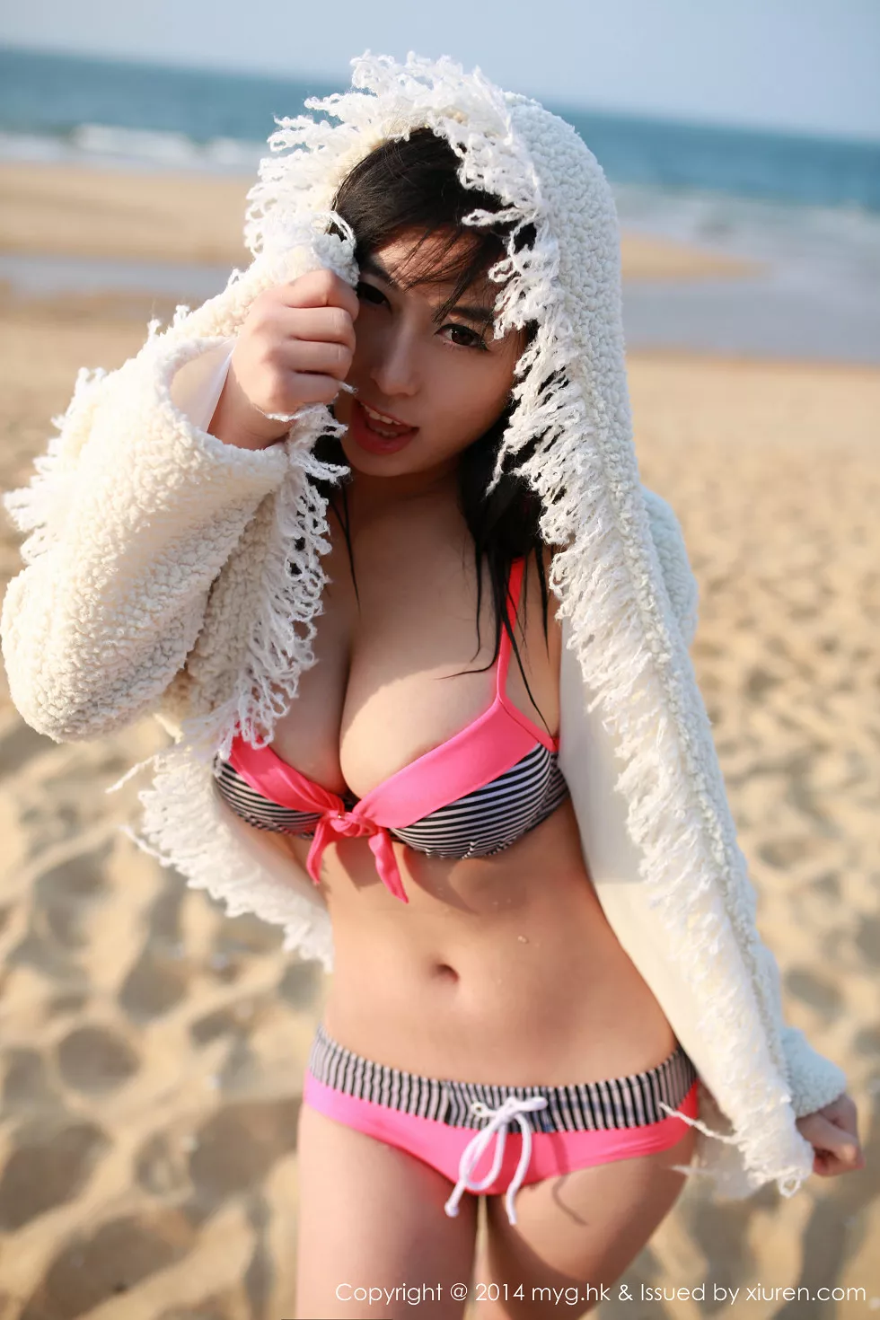 Xgyw.Org_[MyGirl美媛馆]Vol.033_嫩模黄可christine红色情趣睡裙真空秀豪乳性感写真69P