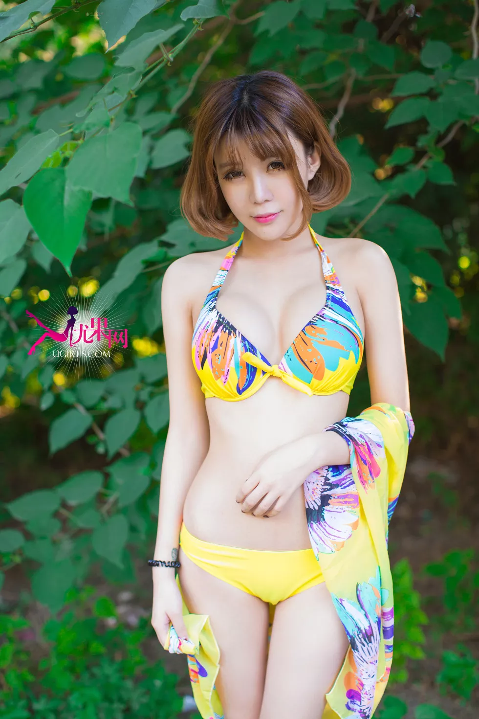 Xgyw.Org_[Ugirls尤果网]U100_嫩模令孜昕Alin黑色吊带长裙真空秀豪乳妩媚性感写真65P