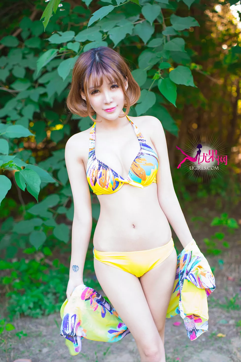 Xgyw.Org_[Ugirls尤果网]U100_嫩模令孜昕Alin黑色吊带长裙真空秀豪乳妩媚性感写真65P