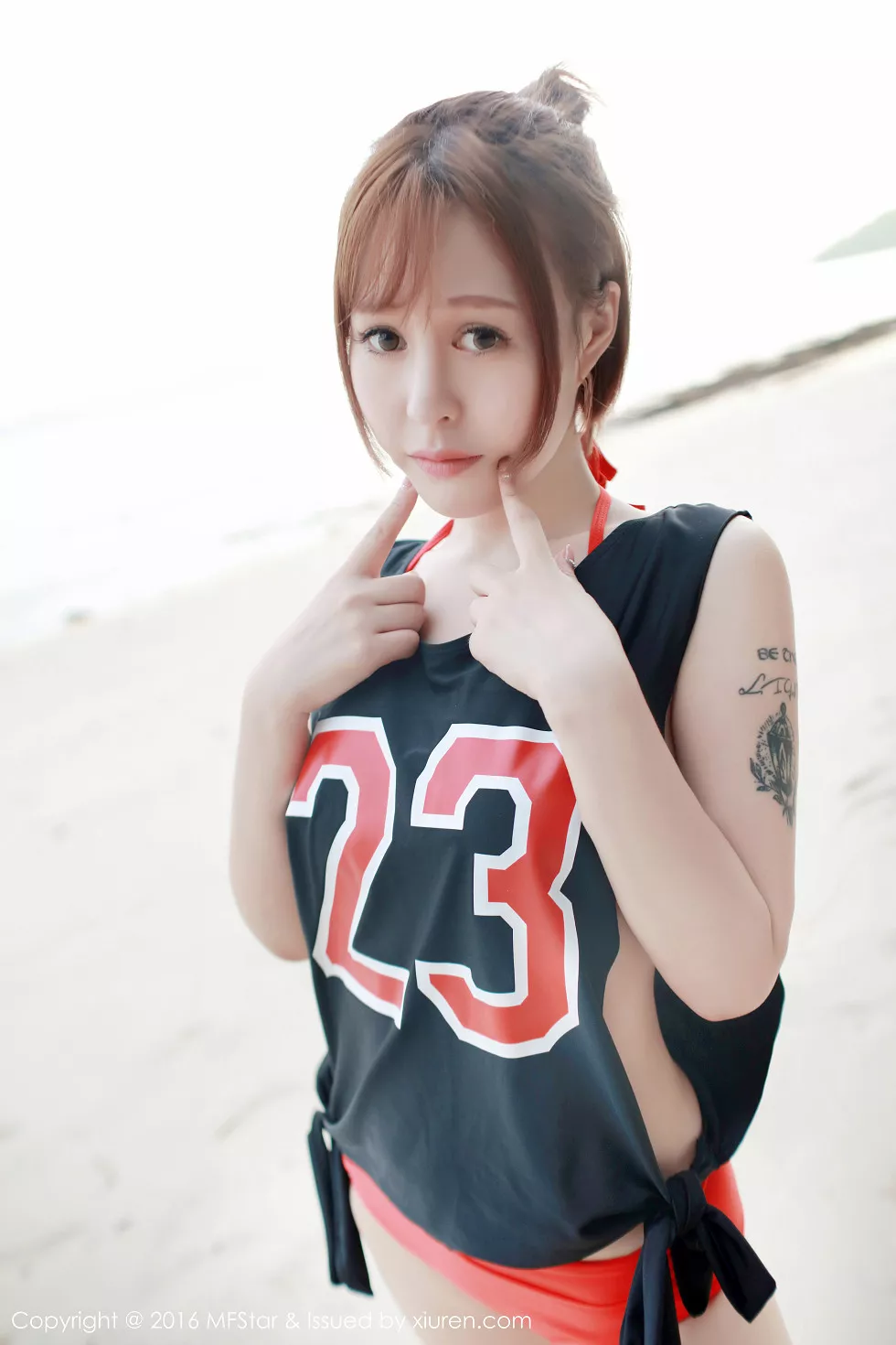 Xgyw.Org_[MFStar模范学院]Vol.067_嫩模Evelyn艾莉心愿旅拍性感内衣蕾丝网袜诱惑写真50P