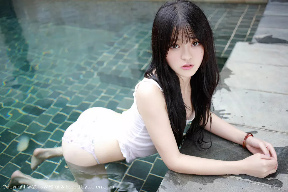 Xgyw.Org_[MFStar模范学院]Vol.029_嫩模伊小七MoMo白嫩肌肤诱人酮体大胆诱惑写真51P