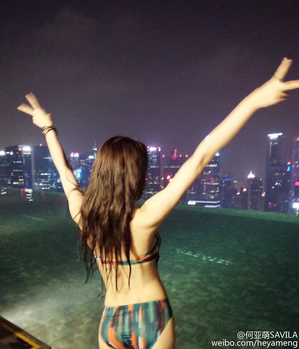 Xgyw.Org_内地百变女王何亚萌SAVILA迷人美胸性感微博写真48P