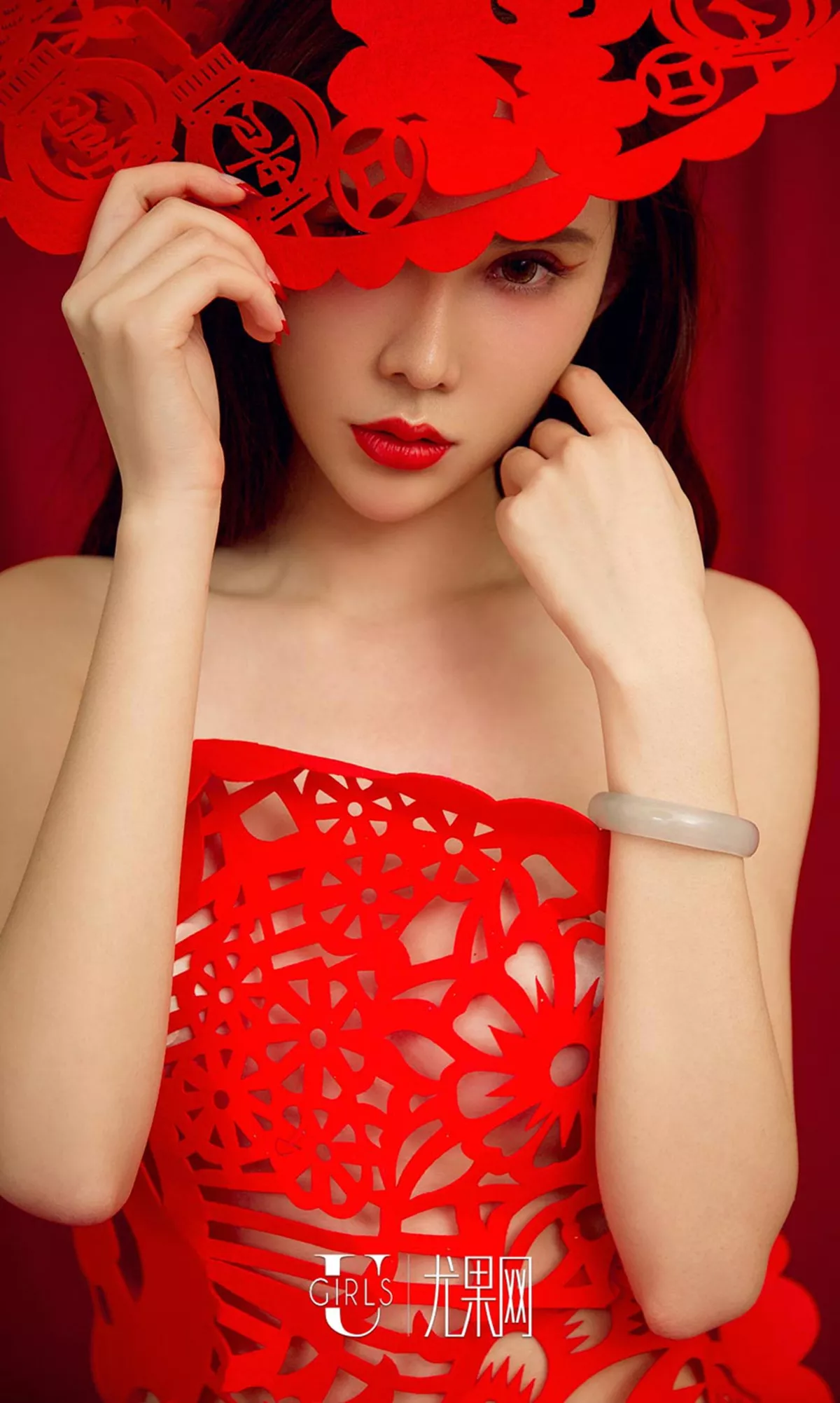 Xgyw.Org_[Ugirls爱尤物]No.619_嫩模萌琪琪新春福利大尺度红色贴画遮身完美诱惑写真40P