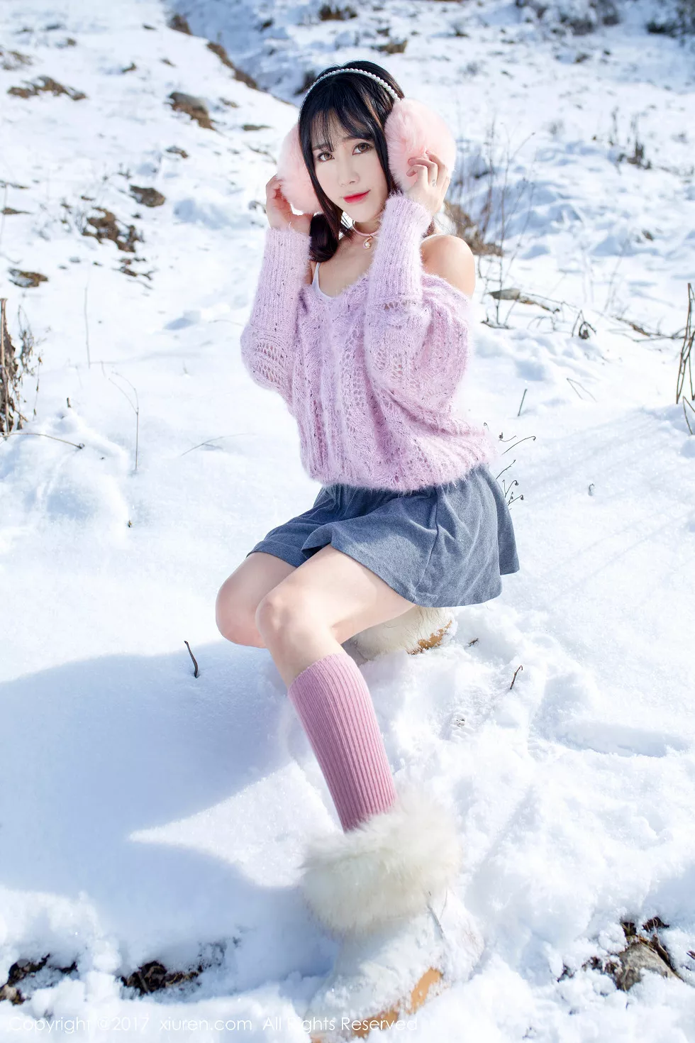 Xgyw.Org_XiuRen第720期_嫩模兜豆靓Youlina冰天雪地里黑色蕾丝内裤冰冷诱惑写真51P