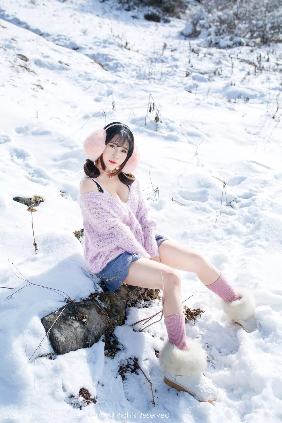 Xgyw.Org_XiuRen第720期_嫩模兜豆靓Youlina冰天雪地里黑色蕾丝内裤冰冷诱惑写真51P