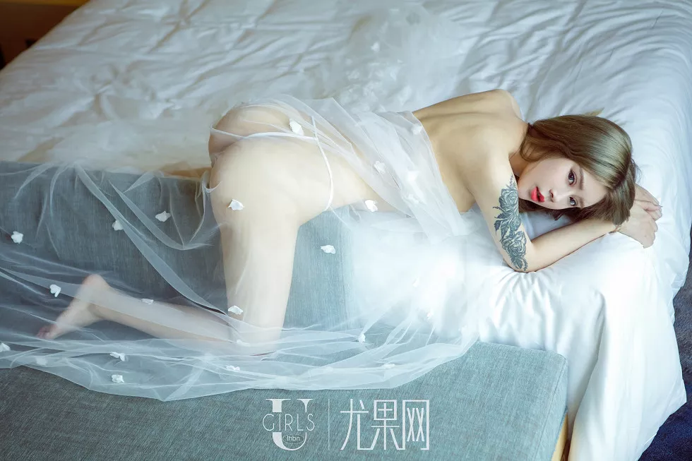 Xgyw.Org_[Ugirls尤果网]U286_嫩模爱丽莎居家私房情趣薄纱丁字裤美臀+浴室湿身诱惑写真65P