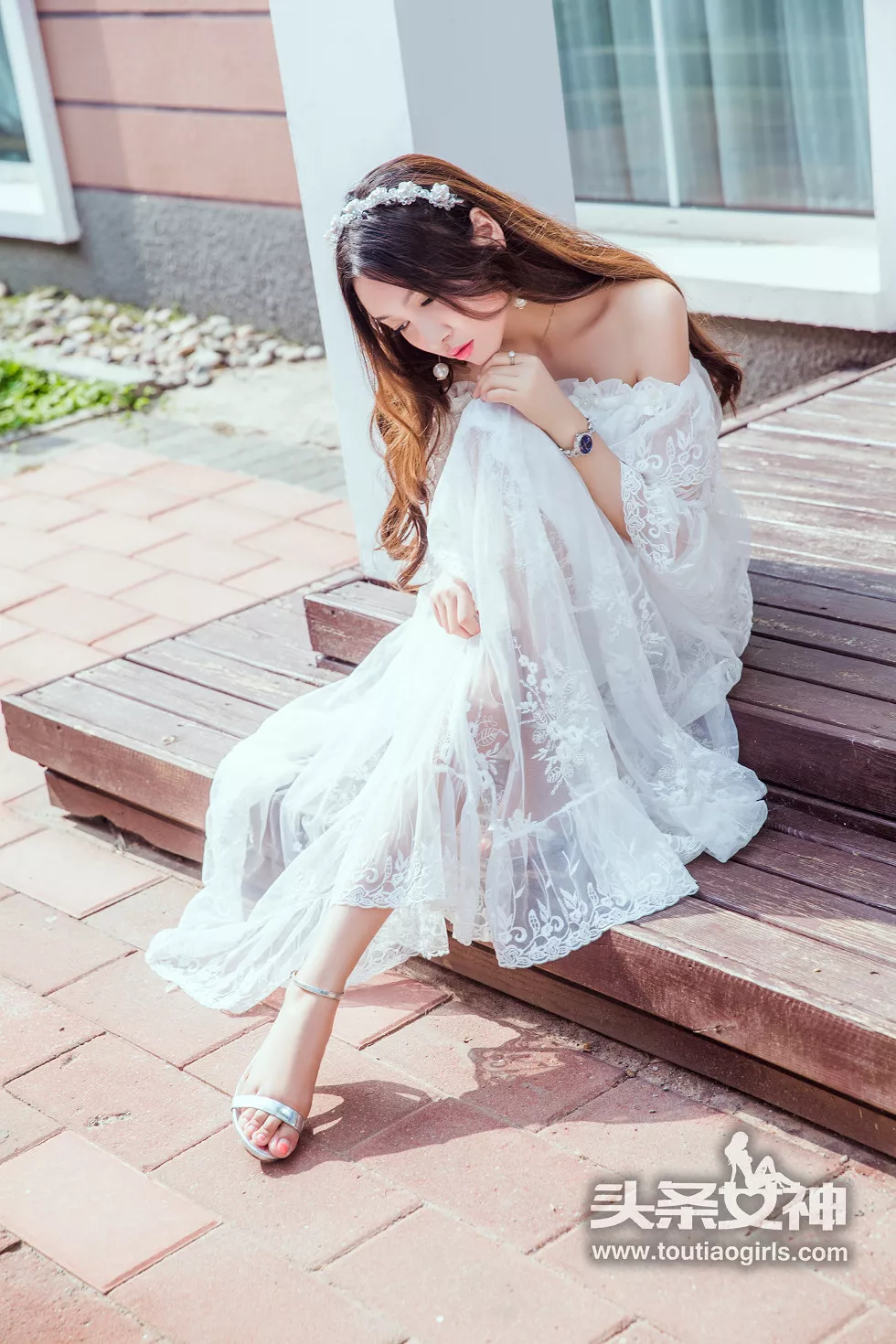 Xgyw.Org_[Toutiao头条女神]No.409_嫩模李梓熙花仙子白纱裙撩裙秀白色蕾丝内裤诱惑写真35P