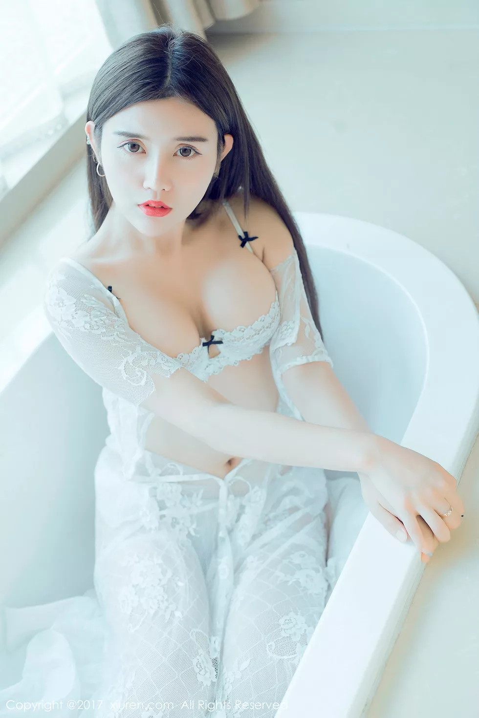Xgyw.Org_XiuRen第813期_嫩模兔子NINA居家浴缸里白色蕾丝内衣秀傲人豪乳诱惑写真50P