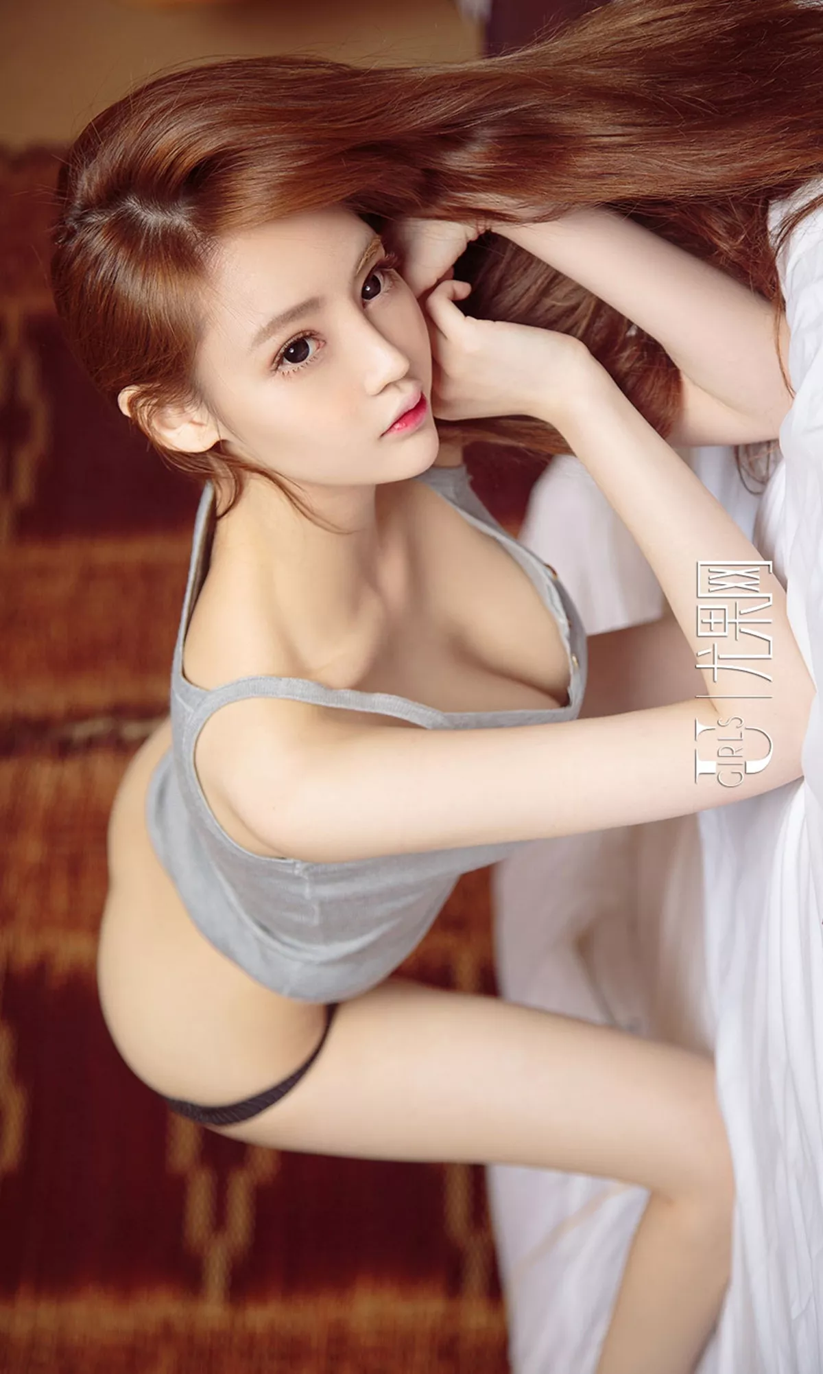 Xgyw.Org_[Ugirls爱尤物]No.858_嫩模Shirley孔雀绿镂空肚兜露豪乳胶带遮点极致诱惑写真40P