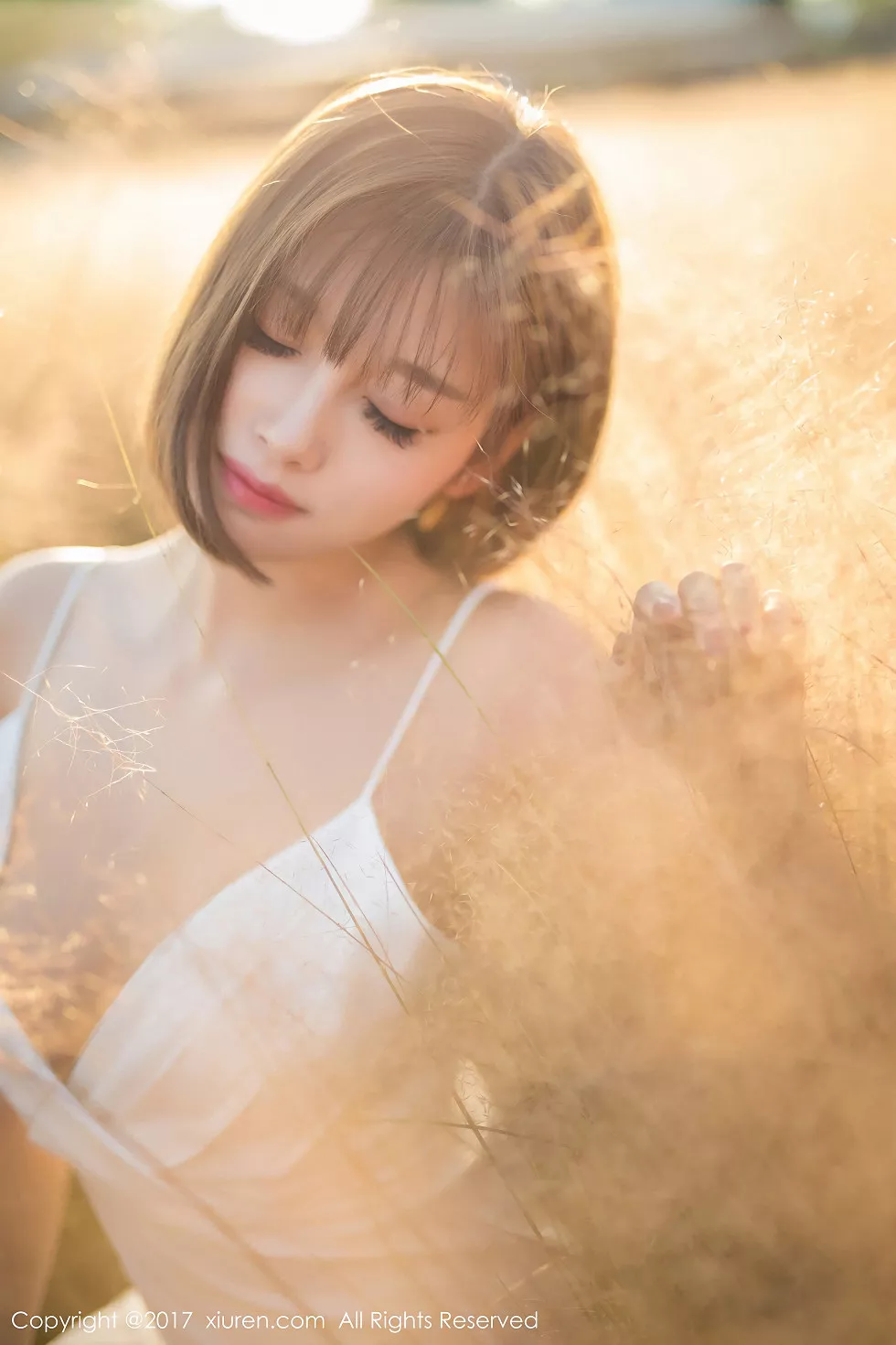 Xgyw.Org_XiuRen第847期_甜美女神杨晨晨户外花丛中白色蕾丝内衣秀完美身材写真50P