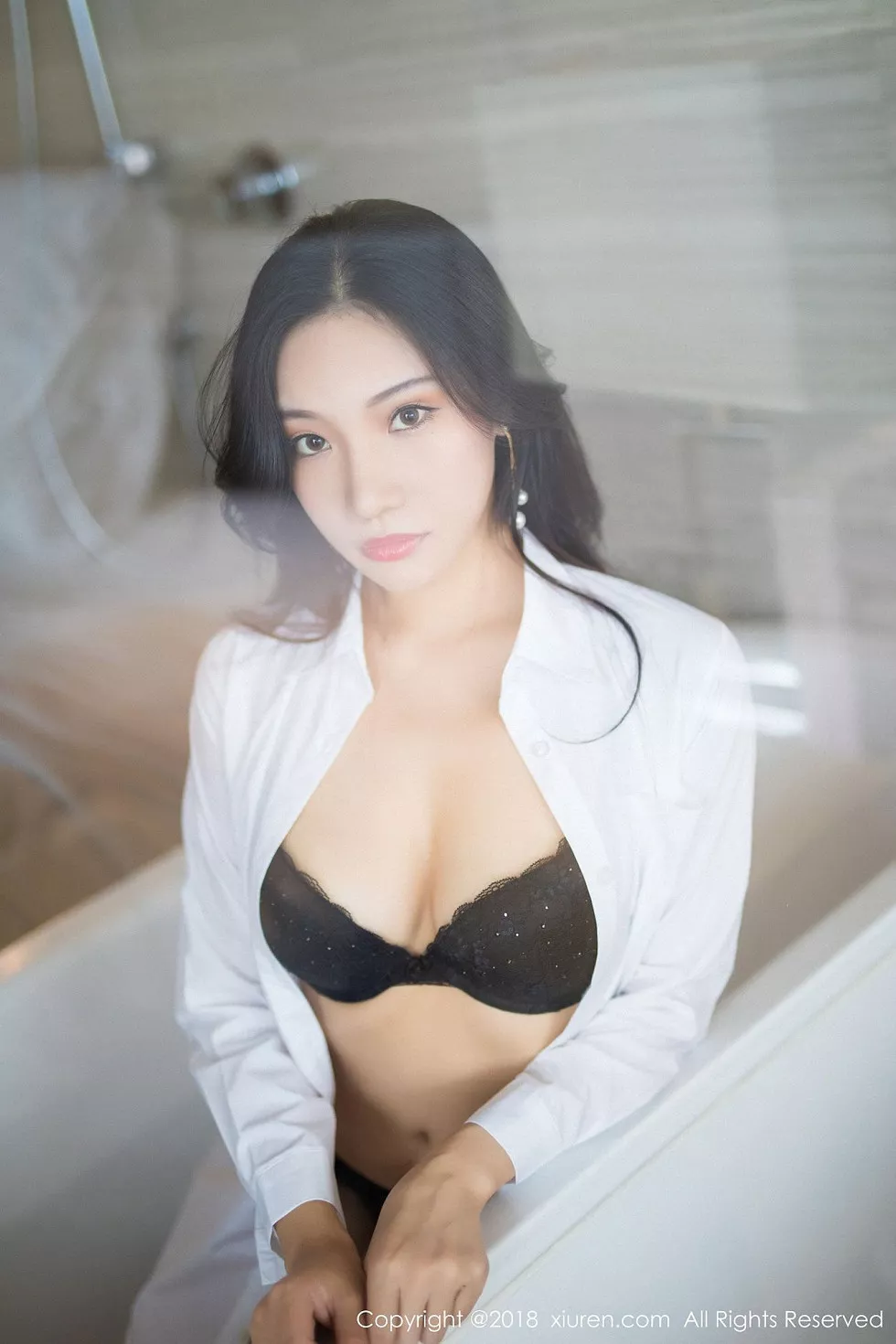 Xgyw.Org_XiuRen第893期_嫩模小狐狸Sica性感黑色女仆装+浴室透视内衣诱惑写真45P