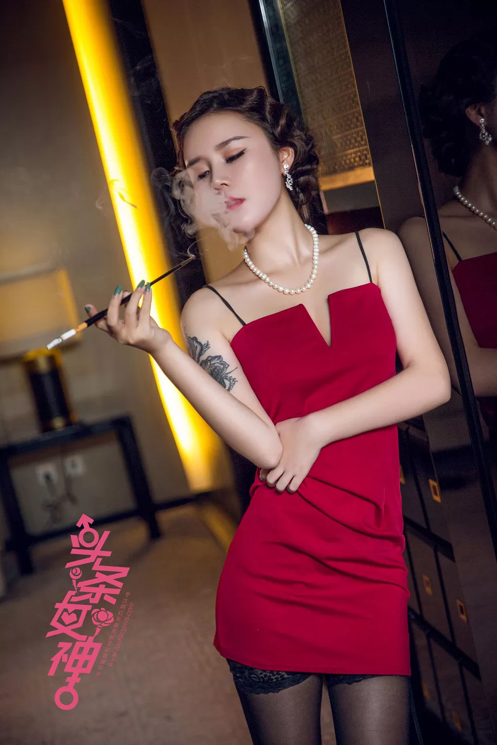 Xgyw.Org_[Toutiao头条女神]No.554_嫩模爱丽莎夜上海吊带黑丝系列撩人姿势秀翘臀诱惑写真25P