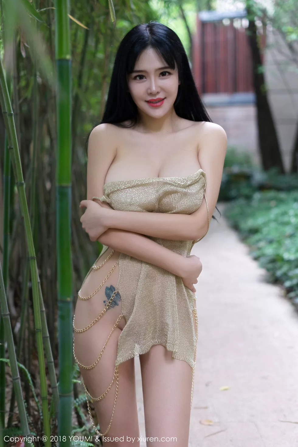 Xgyw.Org_[YouMi尤蜜荟]Vol.203_女神刘钰儿私房全裸上身豪乳遮点无内灰丝裤袜惹火诱惑写真44P