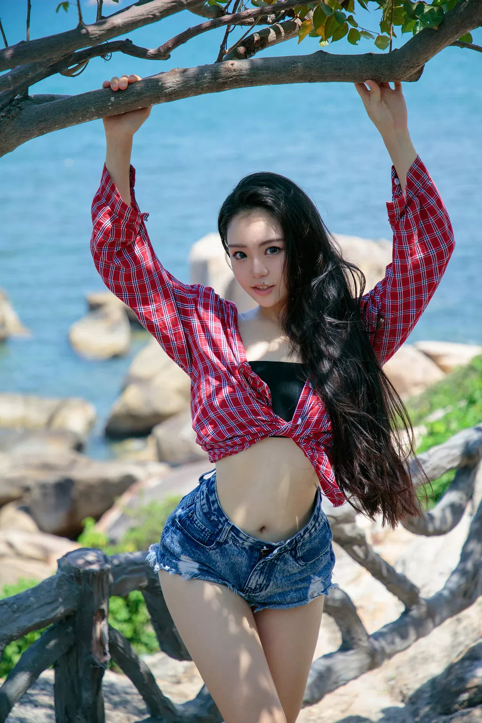 Xgyw.Org_[Ugirls尤果网]U400_嫩模许文婷沙滩边性感黑色比基尼秀完美身材靓丽迷人写真65P