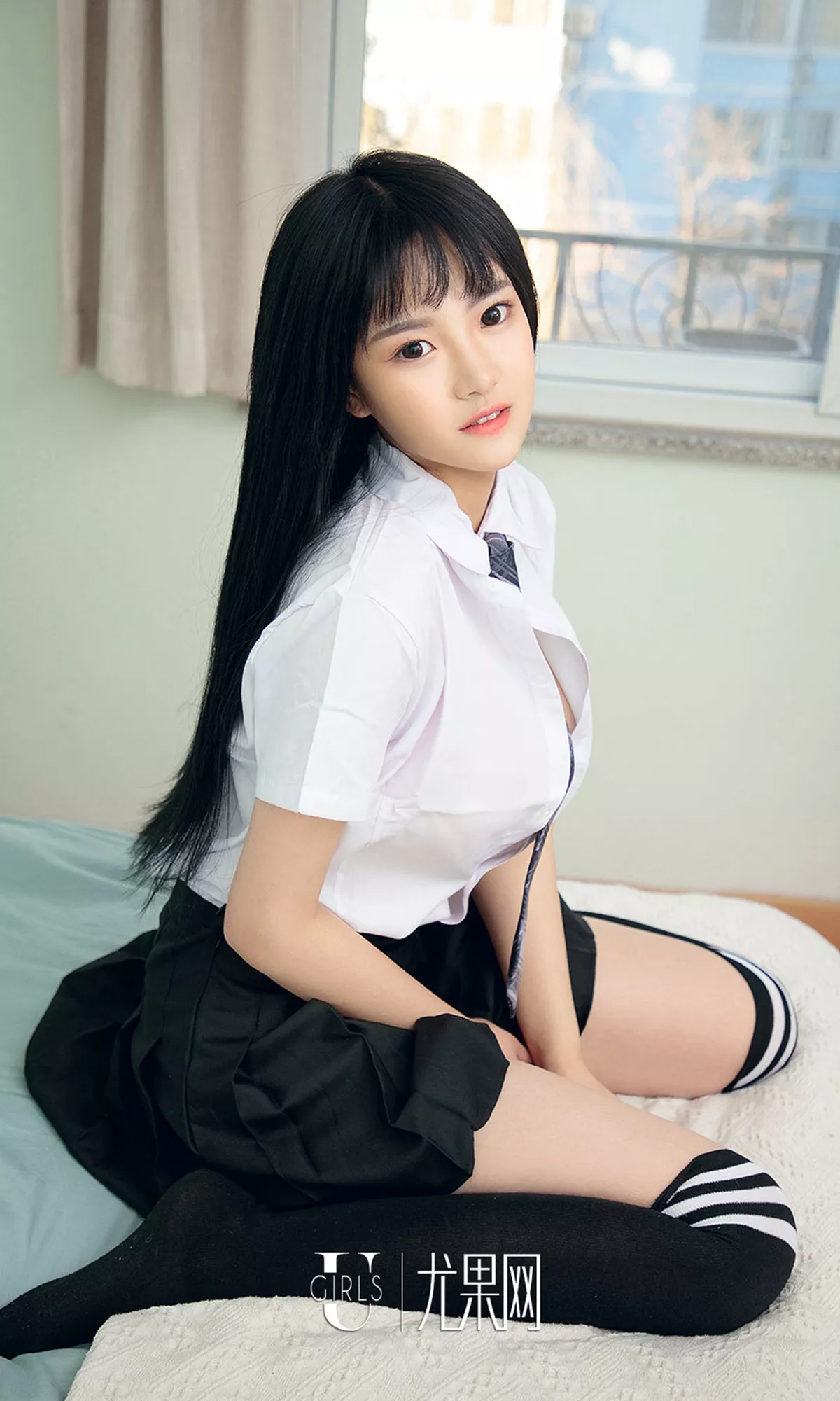 Xgyw.Org_[Ugirls爱尤物]No.1323_嫩模桃子私房美少女粉色低胸裙+吊带连身衣秀美乳诱惑写真35P
