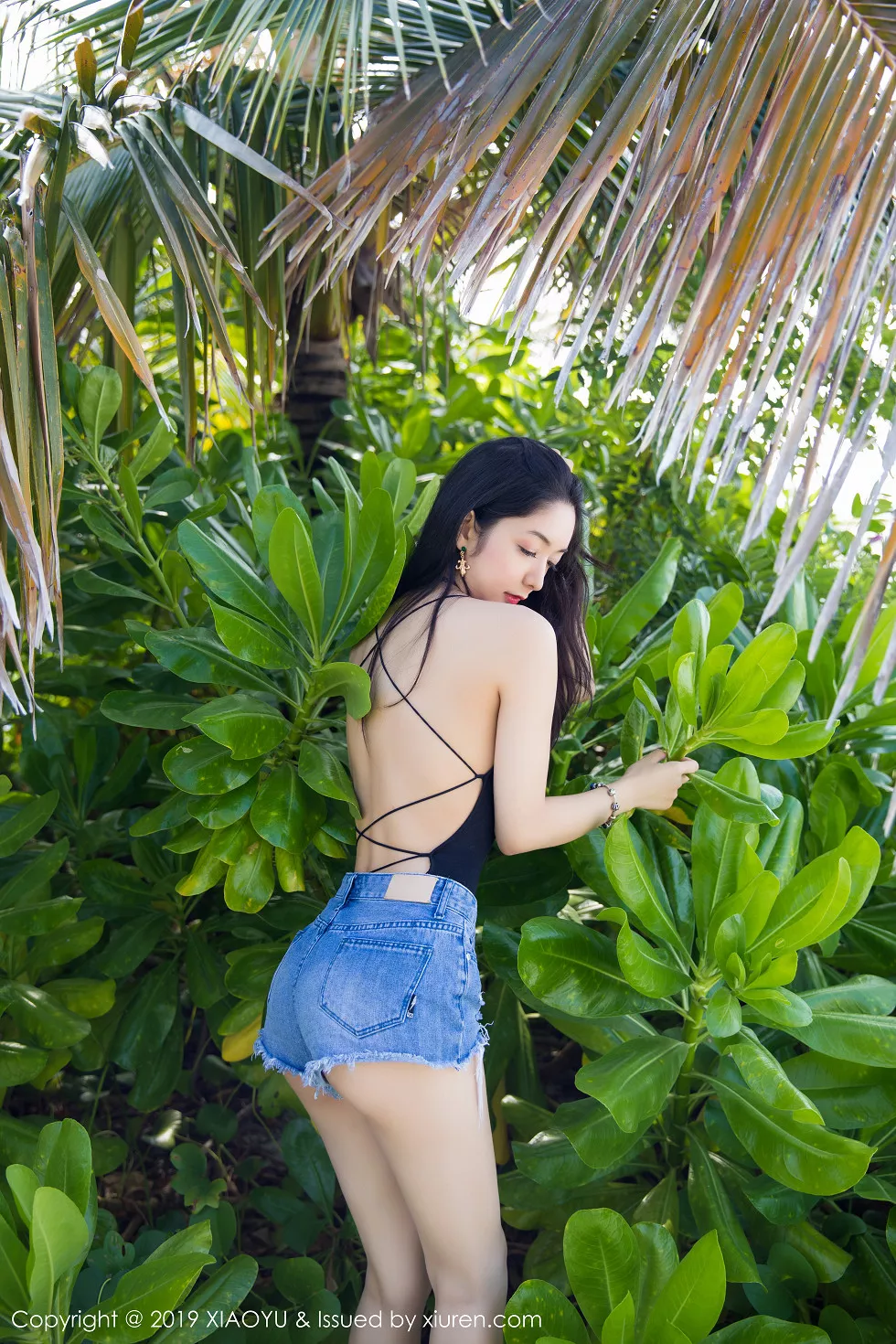 Xgyw.Org_[XiaoYu画语界]Vol.141_女神Angela喜欢猫马尔代夫旅拍私房吊带连身裙惹火诱惑写真42P