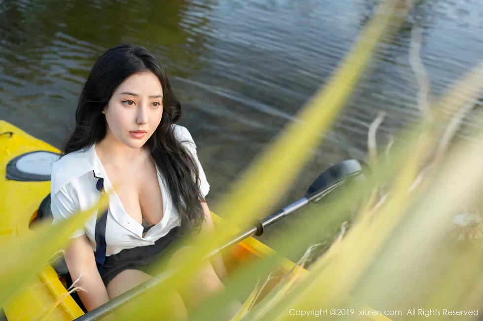 Xgyw.Org_XiuRen第1719期_女神Manuela玛鲁娜美国旅拍室外皮划艇全裸上身露豪乳极致诱惑写真52P