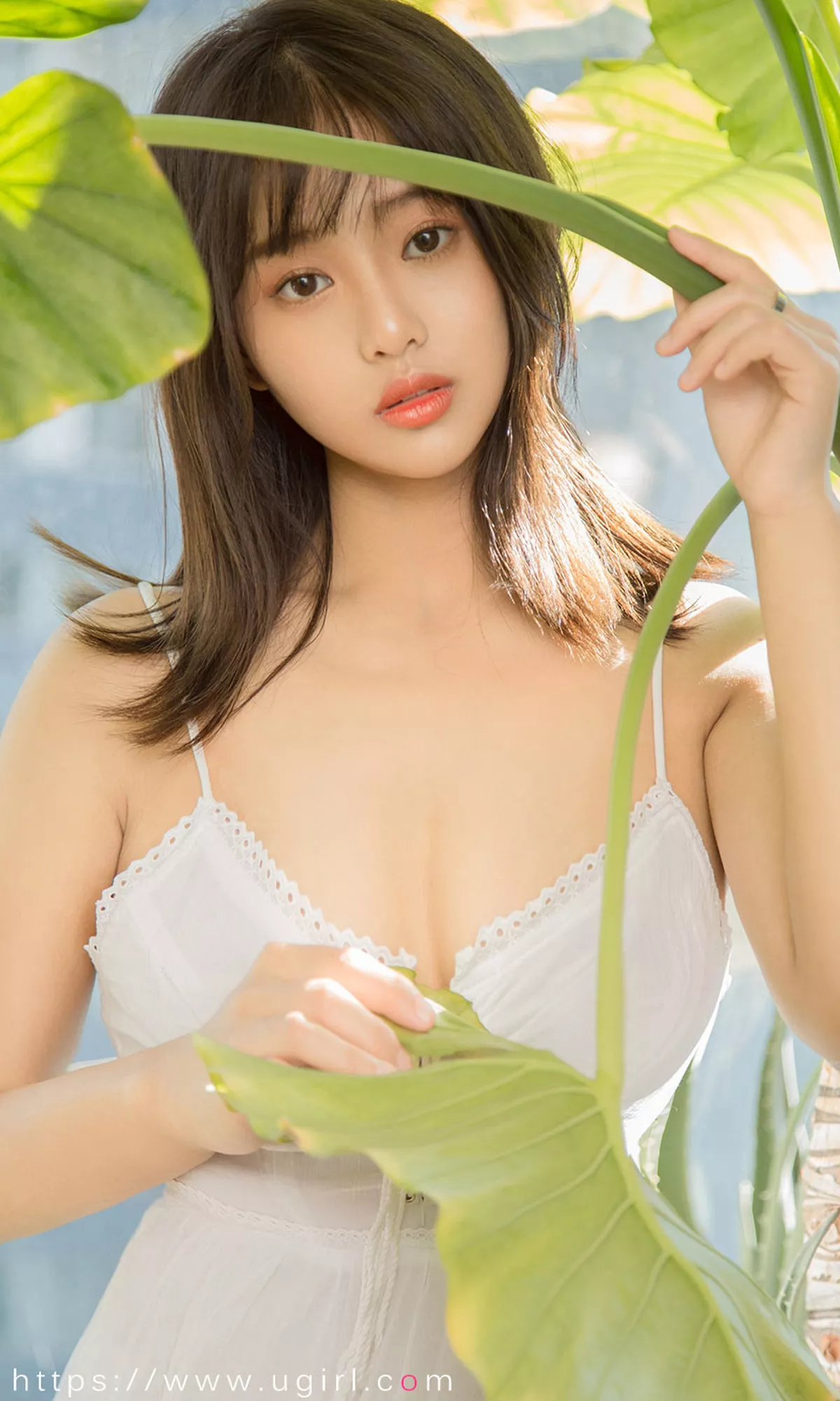 Xgyw.Org_[Ugirls爱尤物]No.1628_嫩模袁圆私房黑色蕾丝缕空内衣配黑丝网袜撩人诱惑写真35P