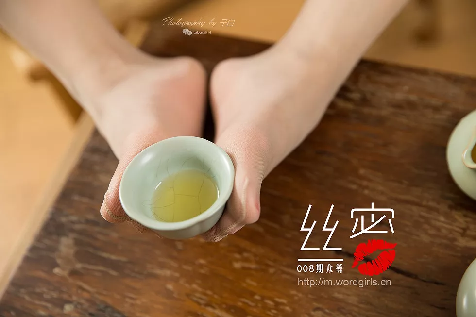 Xgyw.Org_[Toutiao头条女神]No.S009_嫩模JennyR私房旗袍装配肉丝袜秀美腿玉足性感写真59P