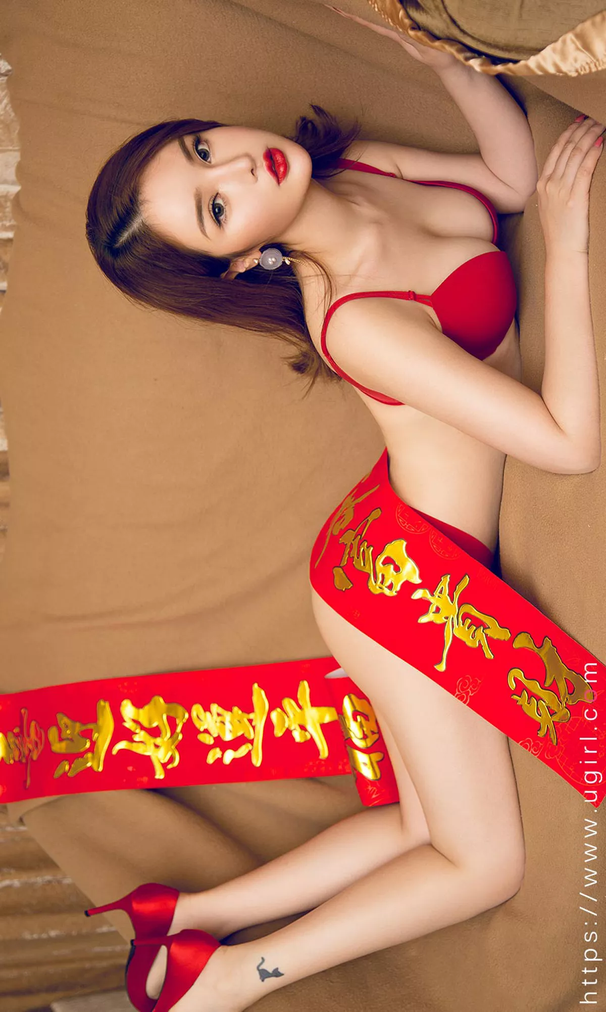 Xgyw.Org_[Ugirls爱尤物]No.1703_嫩模陈宇曦私房新年祝福主题红色内衣秀完美身材性感写真35P