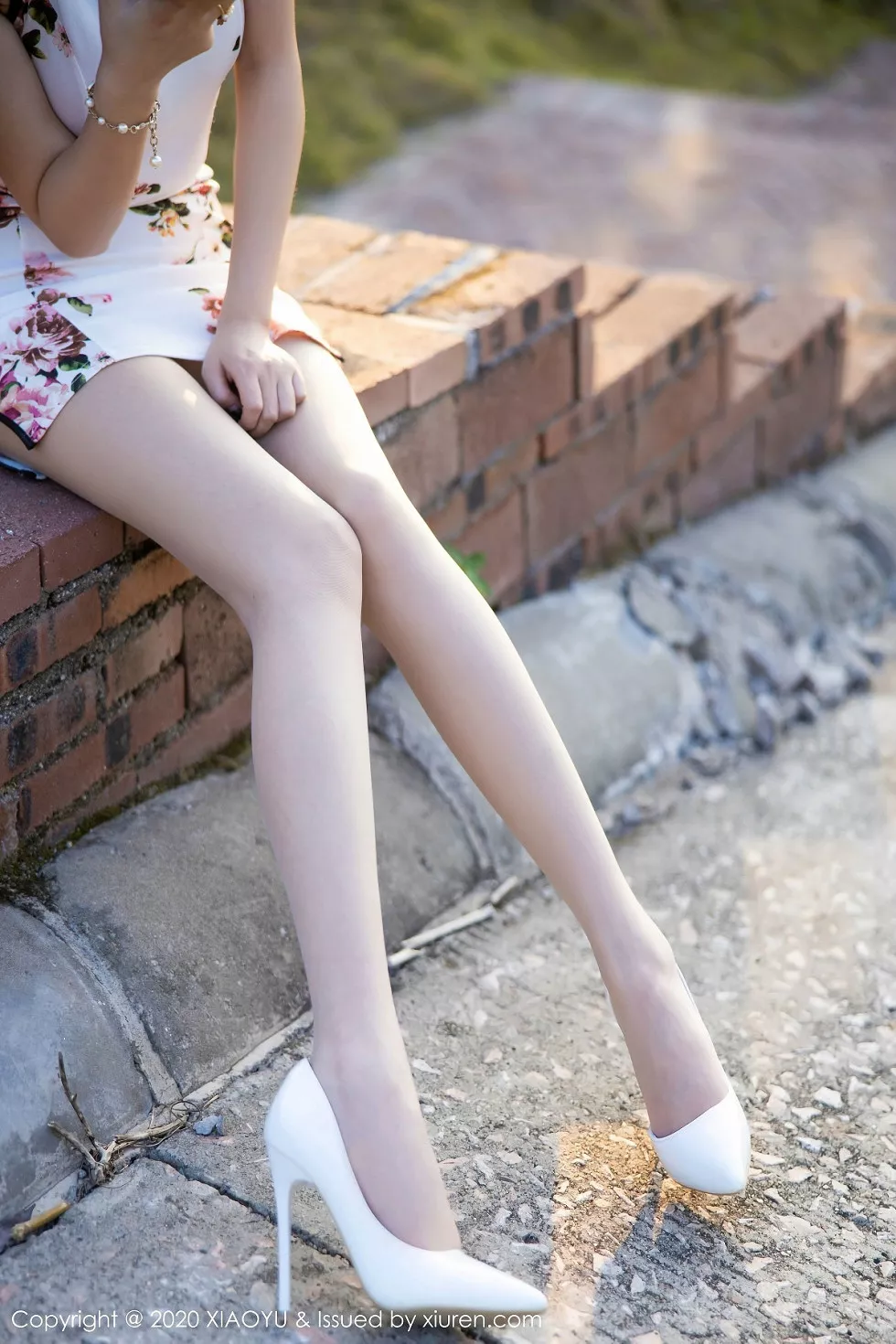 Xgyw.Org_[XiaoYu画语界]Vol.233_女神杨晨晨室外性感古韵旗袍配超薄肉丝秀美臀玉足诱惑写真140P