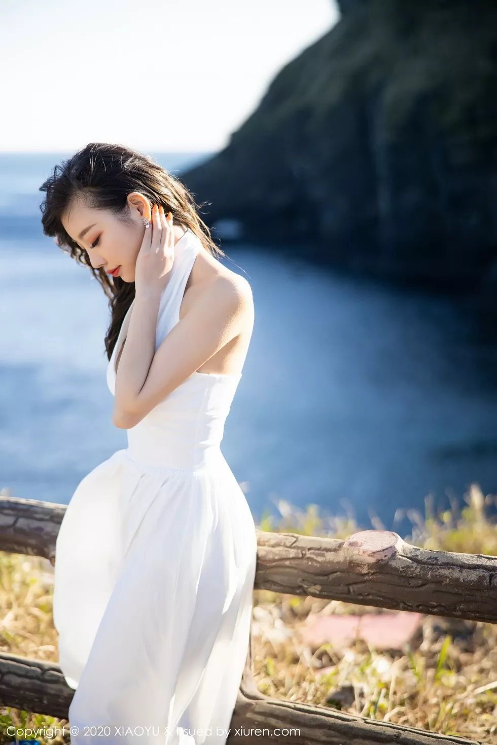 Xgyw.Org_[XiaoYu画语界]Vol.286_女神杨晨晨sugar济州岛旅拍私房银色吊裙半脱露豪乳诱惑写真83P