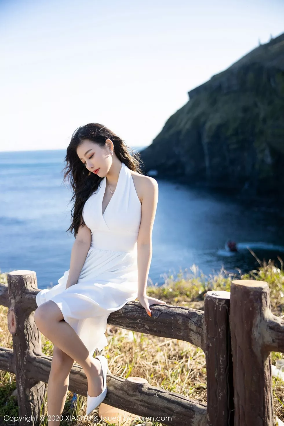 Xgyw.Org_[XiaoYu画语界]Vol.286_女神杨晨晨sugar济州岛旅拍私房银色吊裙半脱露豪乳诱惑写真83P