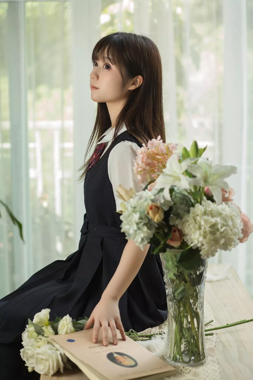 Xgyw.Org_[喵糖映画]Vol.004_钢琴美少女居家JK制服黑色连身裙配黑色腿袜清爽写真40P
