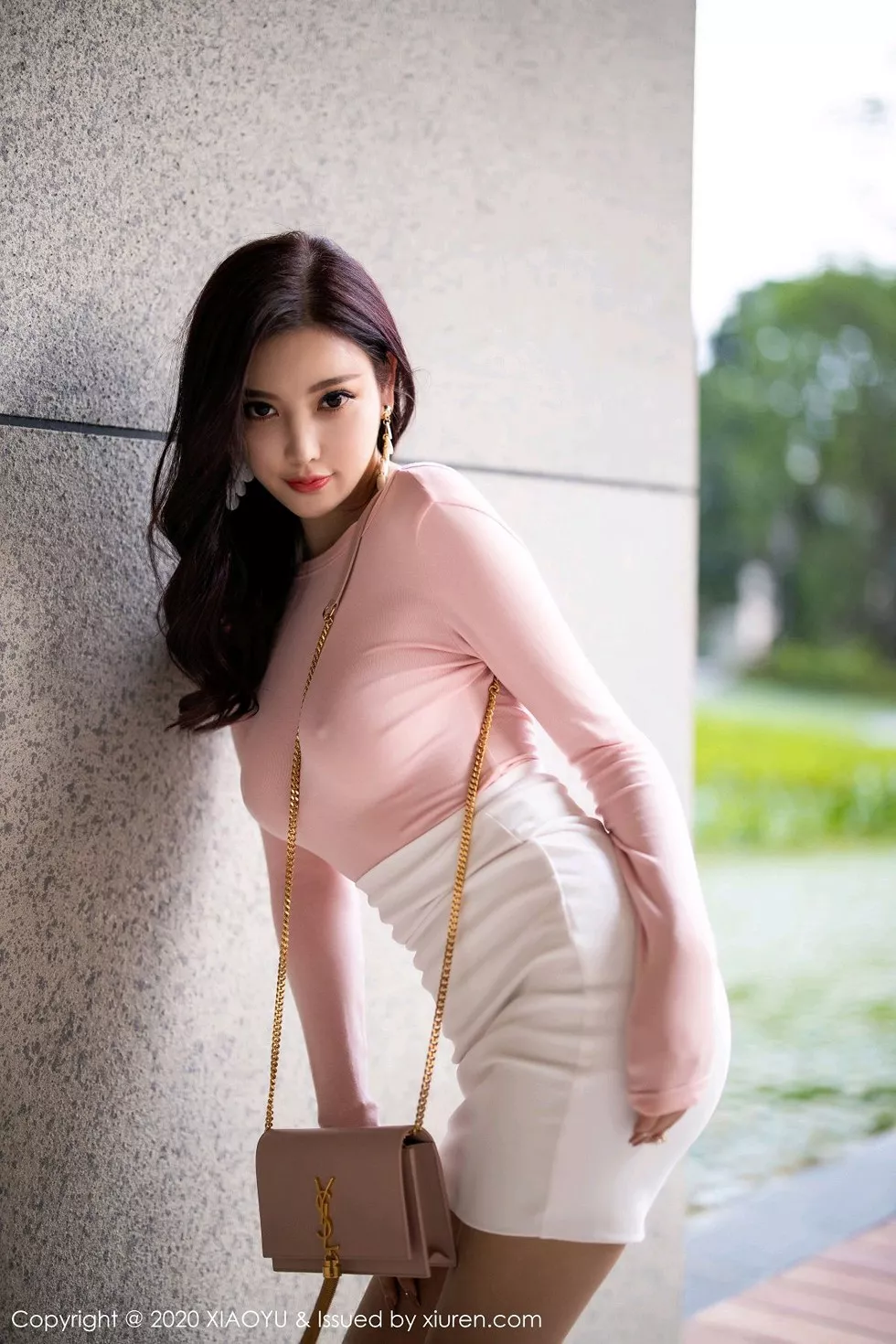 Xgyw.Org_[XiaoYu画语界]Vol.310_女神杨晨晨sugar真空粉色露背上衣秀美乳激凸撩人诱惑写真72P