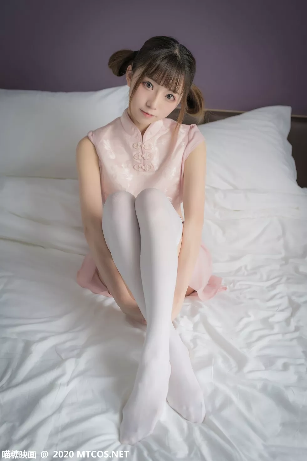 Xgyw.Org_[喵糖映画]Vol.188_粉色分体式旗袍美少女私房性感白丝袜秀美腿迷人写真41P