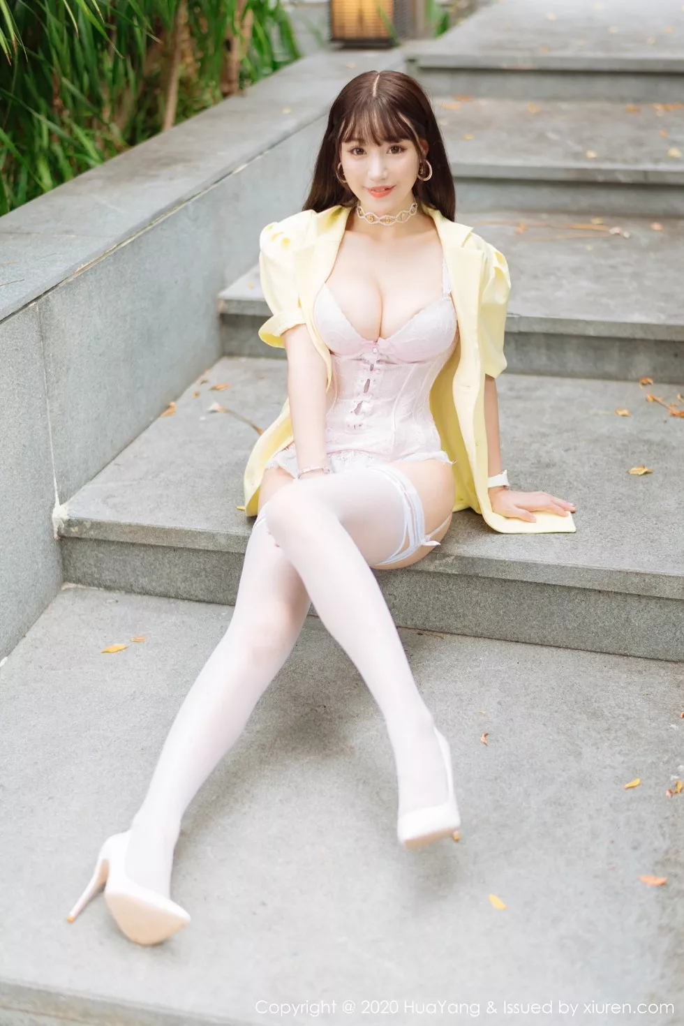 Xgyw.Org_[HuaYang花漾]Vol.261_女神朱可儿Flower三亚旅拍情趣内衣配蕾丝吊袜惹火诱惑写真53P