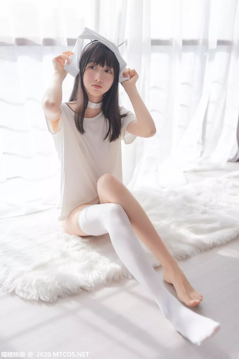 Xgyw.Org_[喵糖映画]Vol.170_白色短T美女居家私房性感白色内裤配白丝袜撩人诱惑写真76P
