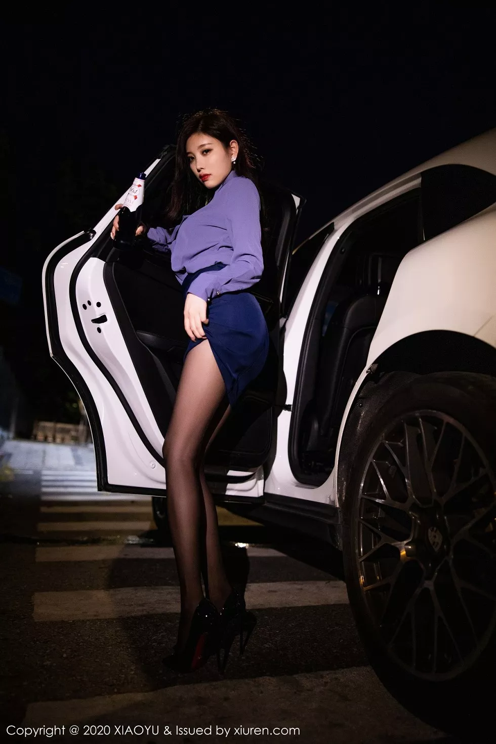 Xgyw.Org_[XiaoYu画语界]Vol.323_女神杨晨晨suga阳朔旅拍豪车内半脱露性感内衣完美诱惑写真87P