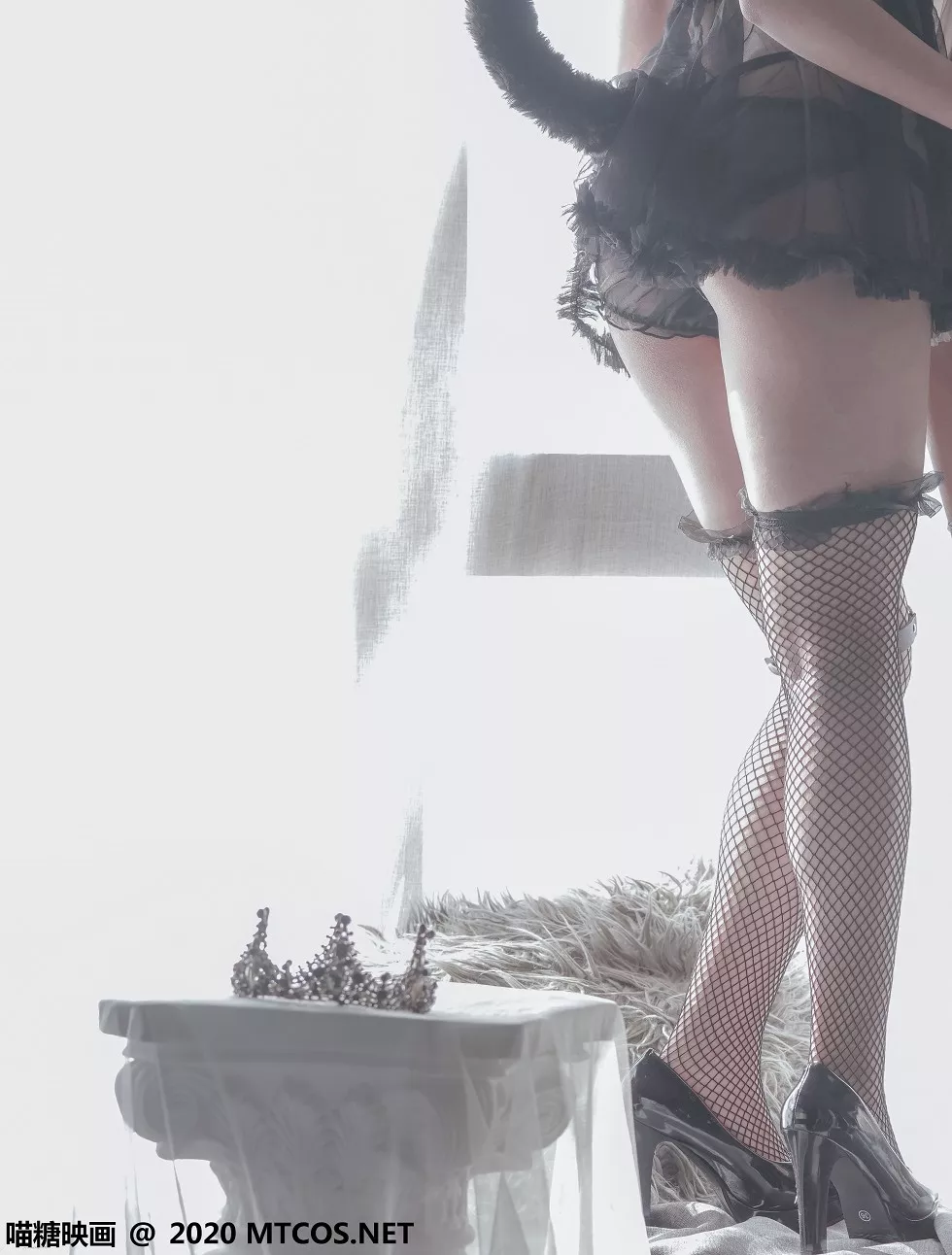 Xgyw.Org_[喵糖映画]Vol.200_性感姐妹花私房透视黑猫装加白色透视兔女郎撩人诱惑写真25P