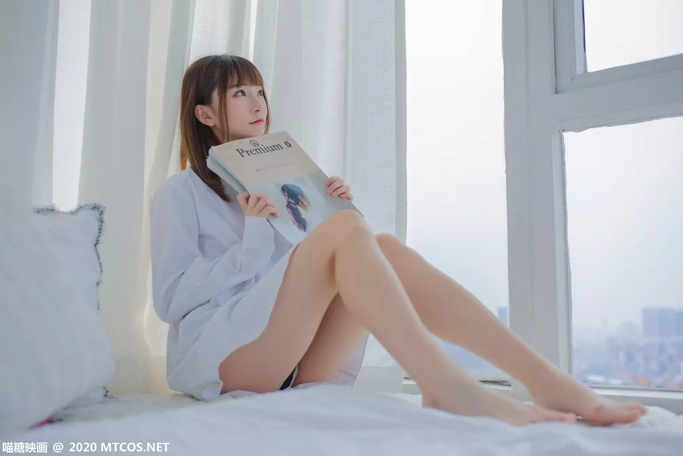 Xgyw.Org_[喵糖映画]Vol.209_秀发小美女居家私房性感白衬衣配运动短裤秀美腿迷人写真48P
