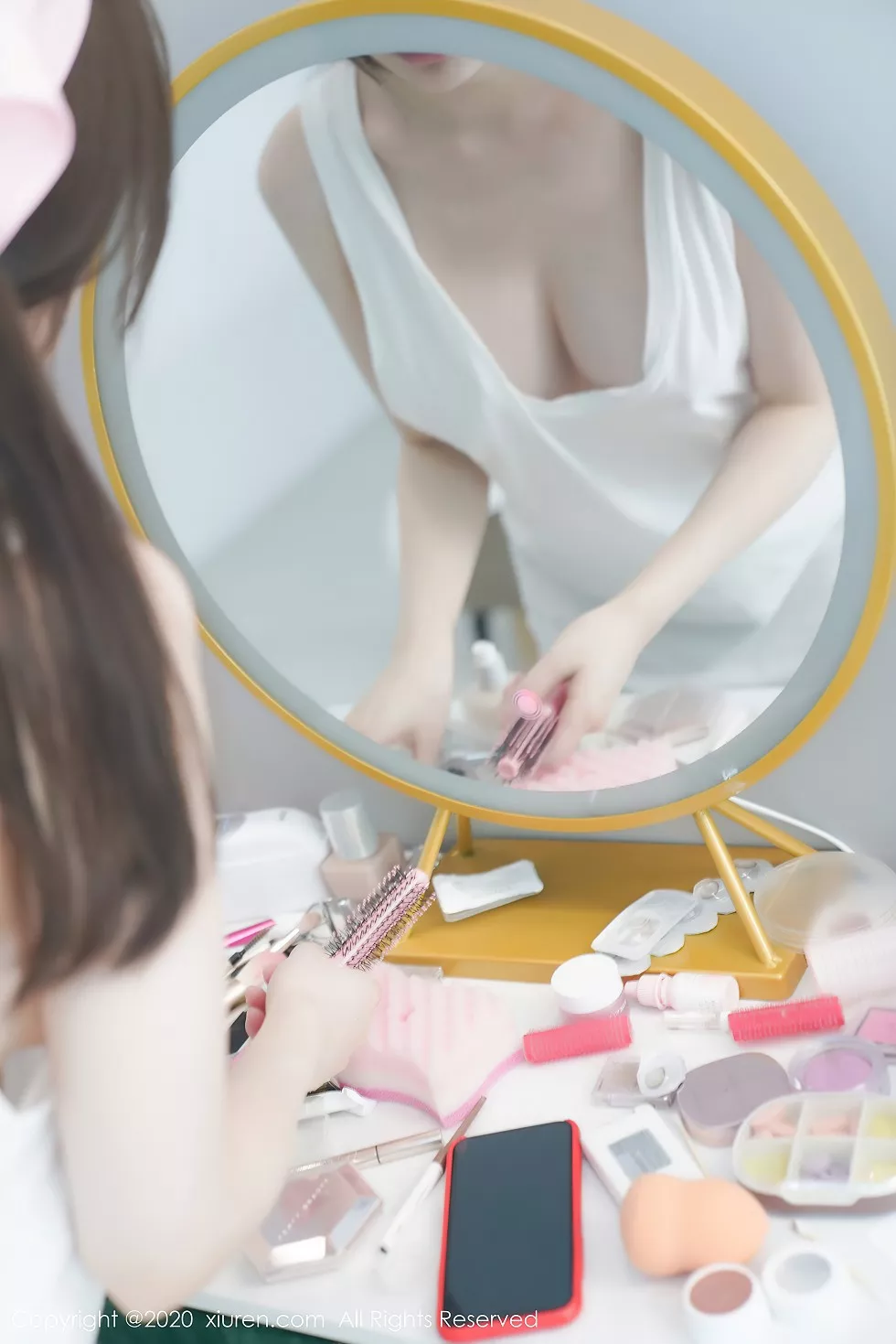 Xgyw.Org_XiuRen第2557期_女神糯美子Mini性感家政女仆主题超薄无内白丝裤袜极致诱惑写真106P