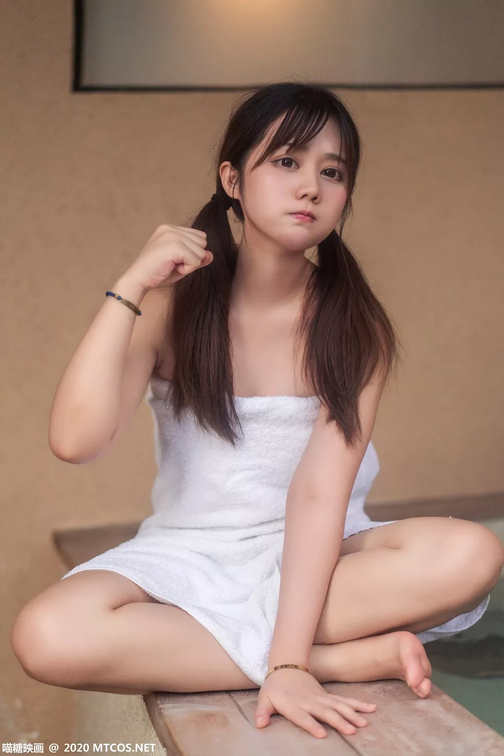 Xgyw.Org_[喵糖映画]Vol.279_白色蕾丝内衣小美女私房浴室里白色浴巾裹身湿身诱惑写真23P
