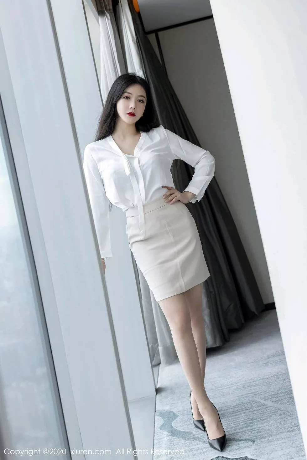 Xgyw.Org_XiuRen第2736期_女神心妍小公主私房床上紫色蕾丝内衣秀惹火身材撩人诱惑写真37P