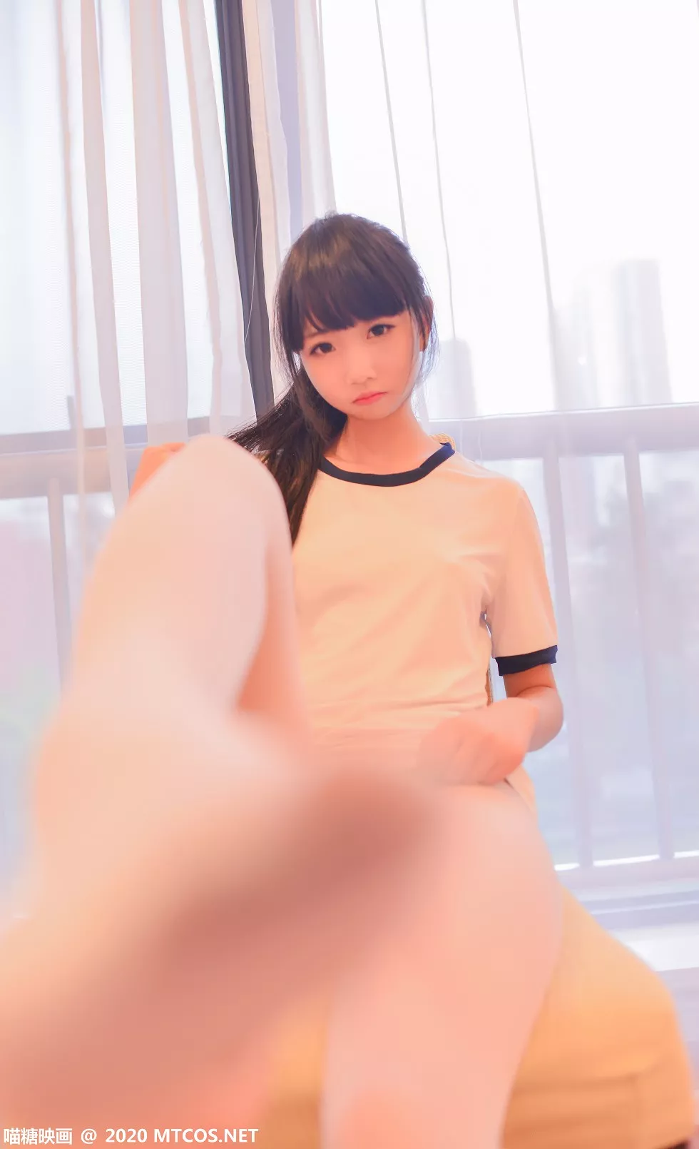 Xgyw.Org_[喵糖映画]Vol.286_白色体操服学妹私房超薄白丝裤袜秀美腿清纯迷人写真20P