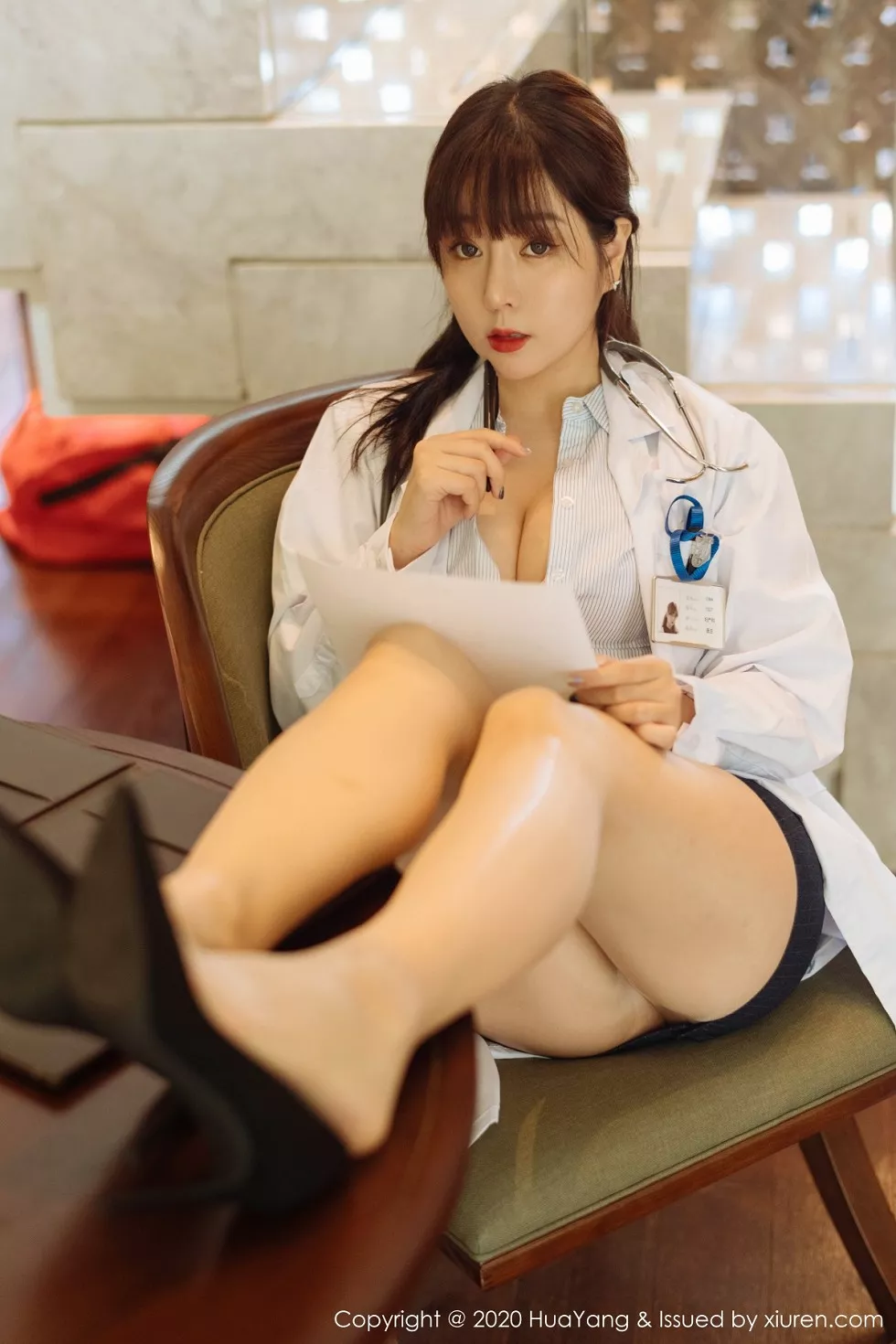 Xgyw.Org_[HuaYang花漾]Vol.334_女神王雨纯西双版纳旅拍医生剧情主题超薄肉丝裤袜诱惑写真73P