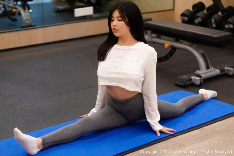 Xgyw.Org_XiuRen第2863期_女神娜露Selena健身房性感紧身衣秀凹凸身材丰乳肥臀诱惑写真50P
