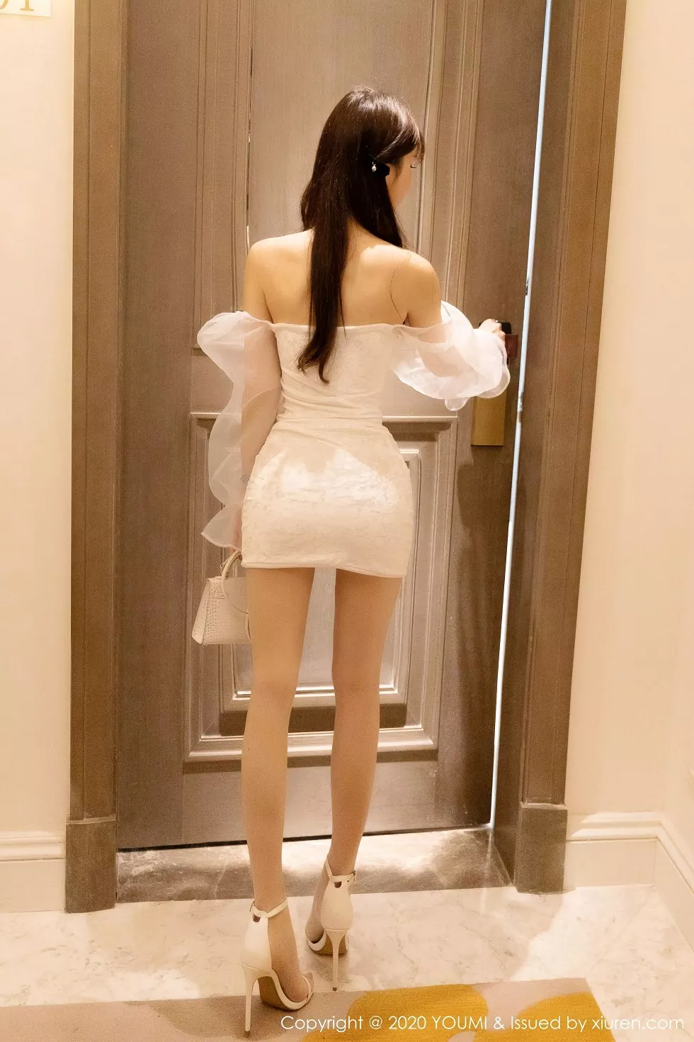 Xgyw.Org_[YouMi尤蜜荟]Vol.570_女神周于希Sandy洁白轻透服饰半脱秀豪乳翘臀撩人诱惑写真58P