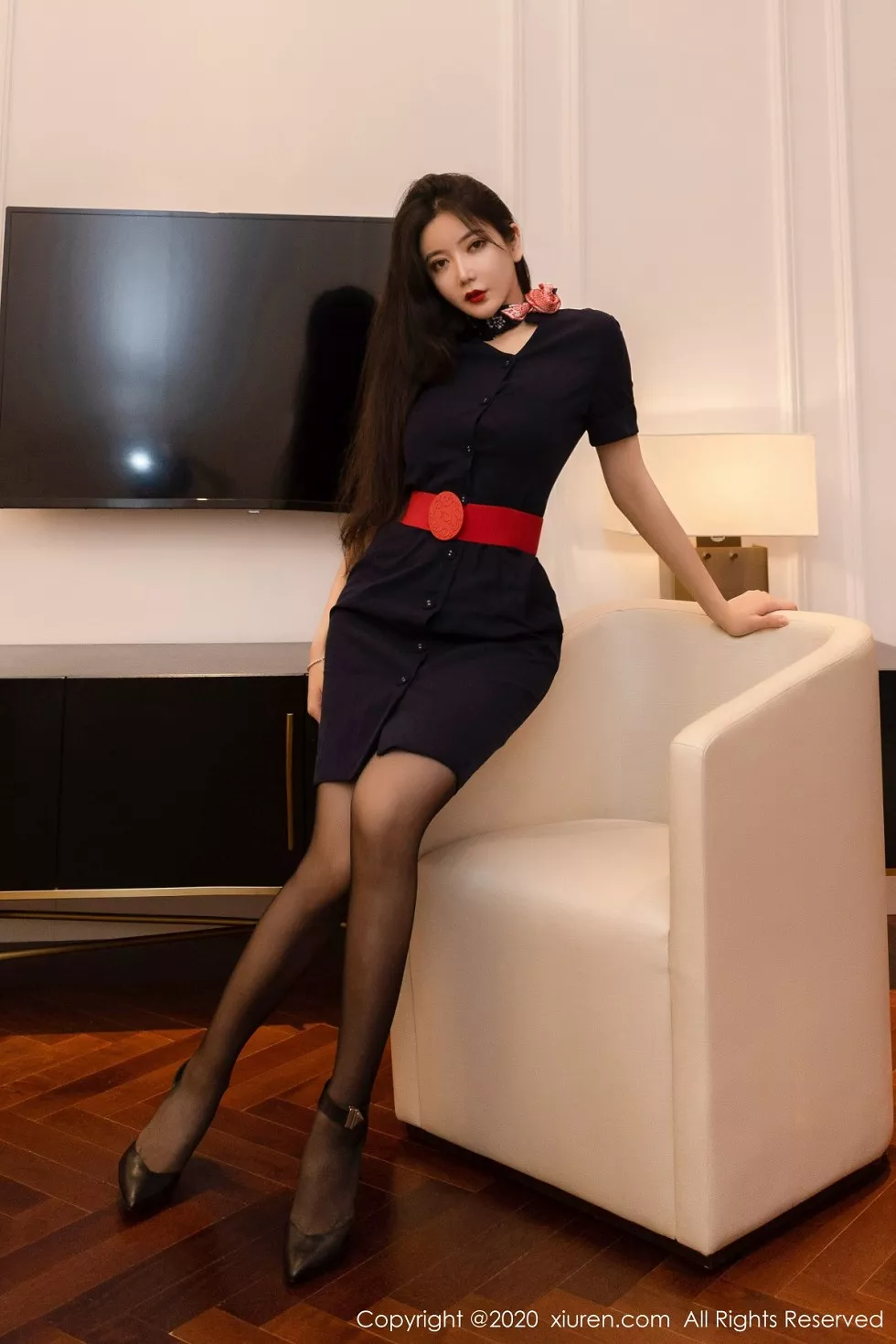 Xgyw.Org_XiuRen第2902期_女神心妍小公主乘务长制服主题私房半脱露丁字裤秀翘臀诱惑写真40P