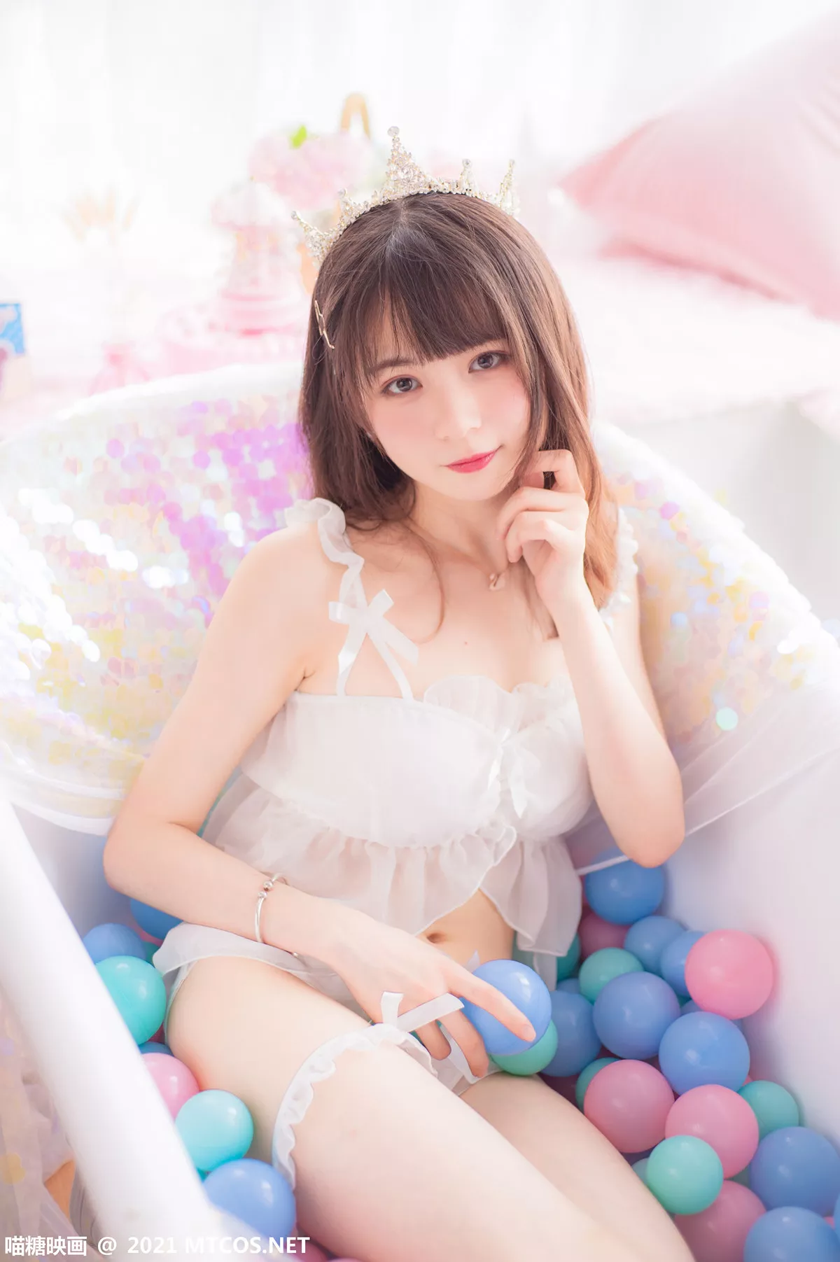 Xgyw.Org_[喵糖映画]Vol.351_白色薄纱内衣美女私房彩色波波池秀完美身材撩人诱惑写真22P