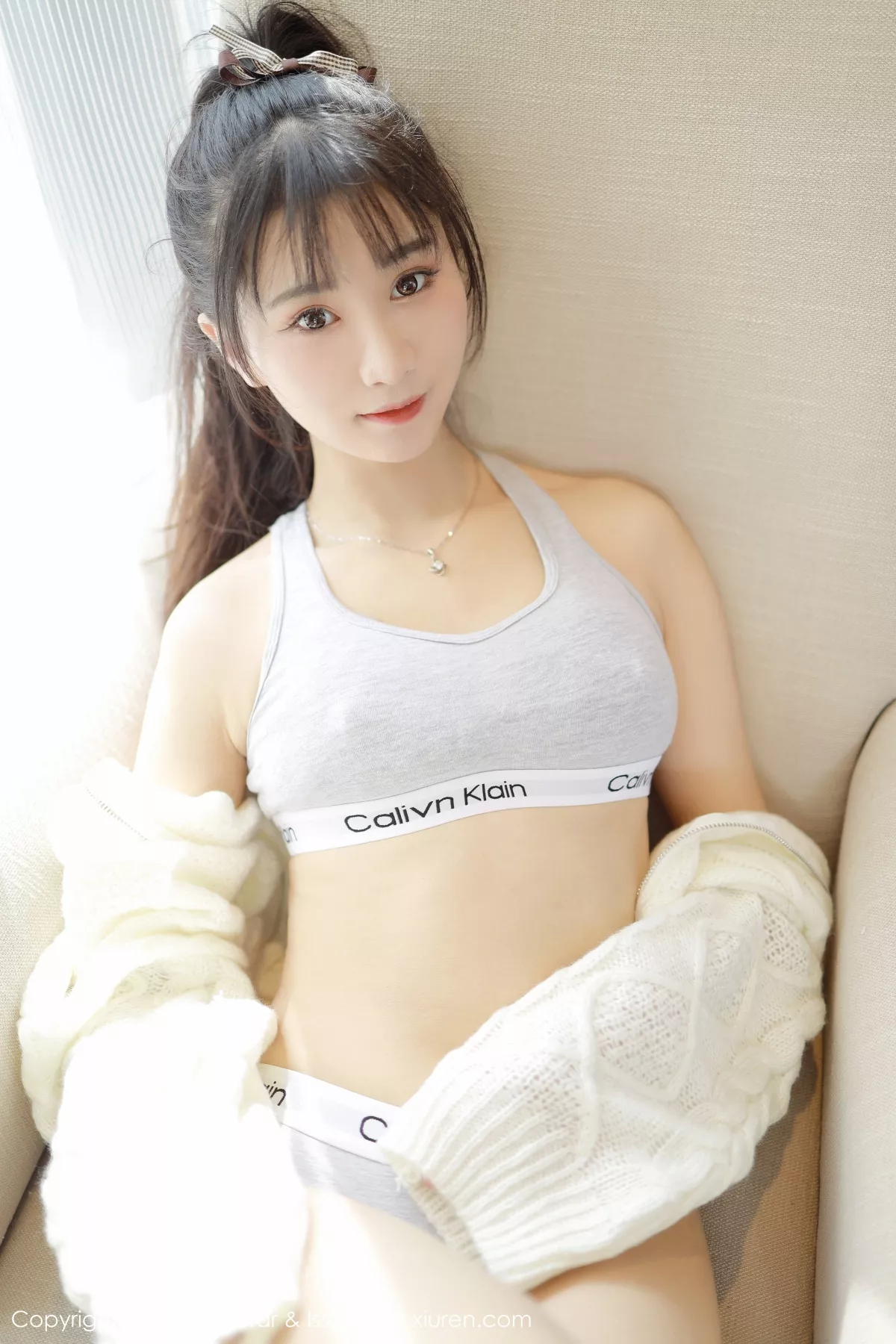 Xgyw.Org_[MFStar模范学院]Vol.467_嫩模小果冻儿私房沙发上性感运动内衣半脱露翘臀撩人诱惑写真42P