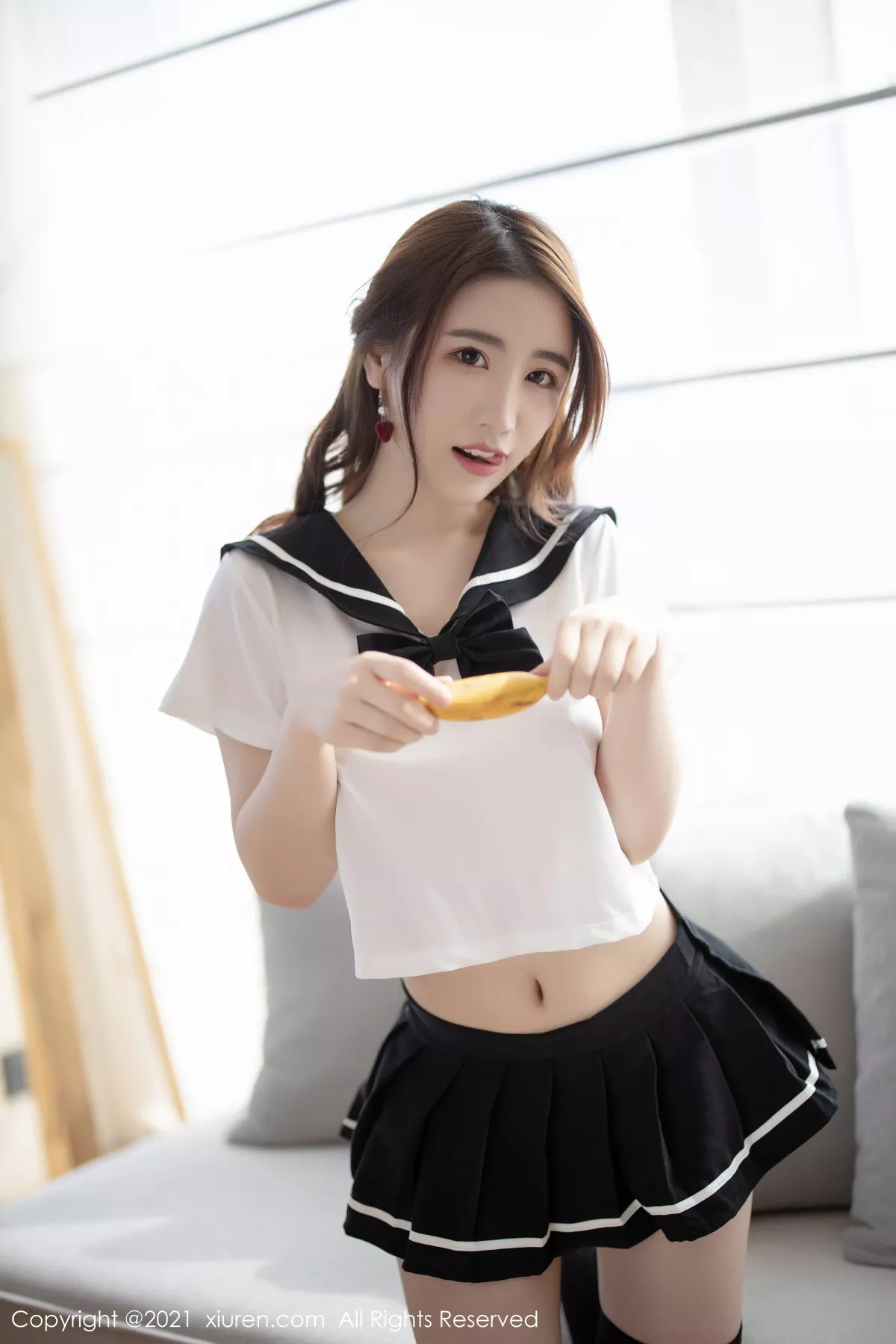 Xgyw.Org_XiuRen第3268期_女神Cherry绯月樱三亚旅拍青春校服主题半脱秀完美曲线诱惑写真62P